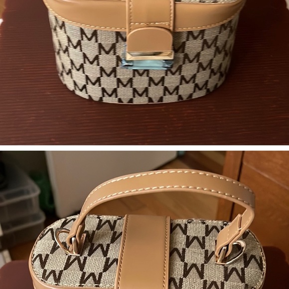 M mini bag w/ crossbody strap TAN - Picture 11 of 11